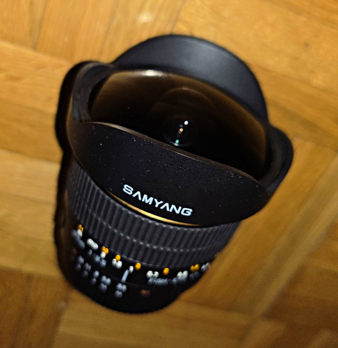 Samyang 8mm fish - fish-eye, cs